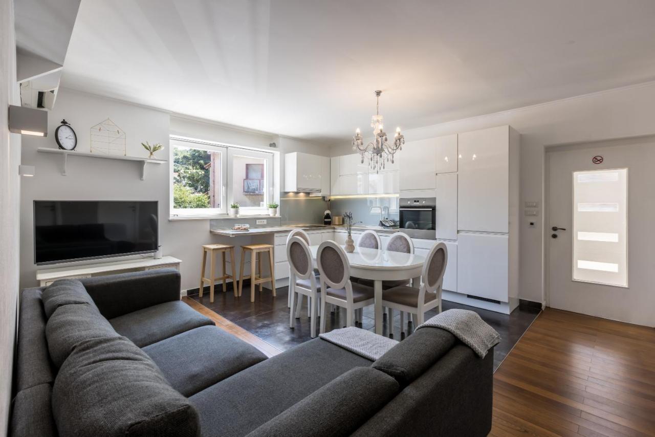 Central Park Apartment With Terrace Split Exteriér fotografie
